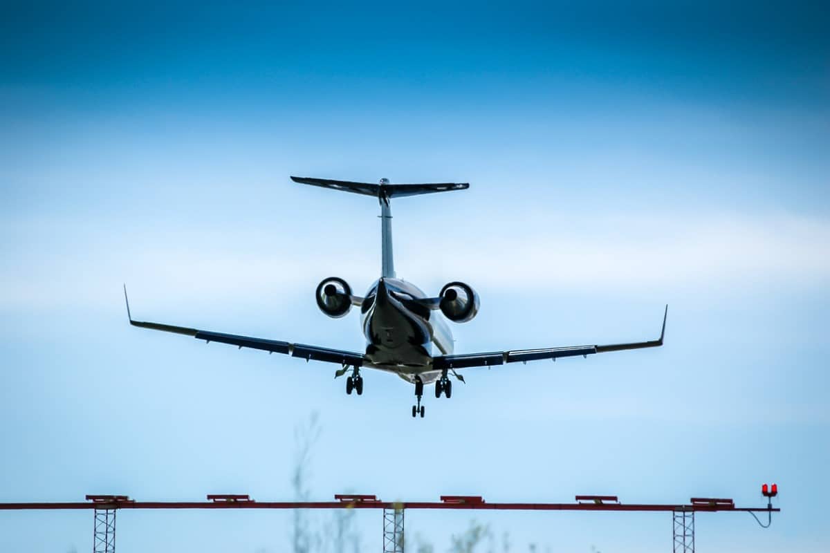 Airplane landing
