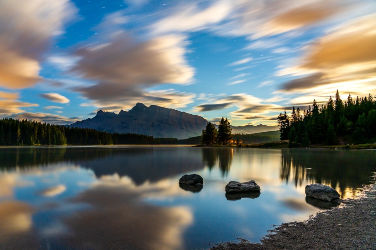 Alberta lake and mountain landscape