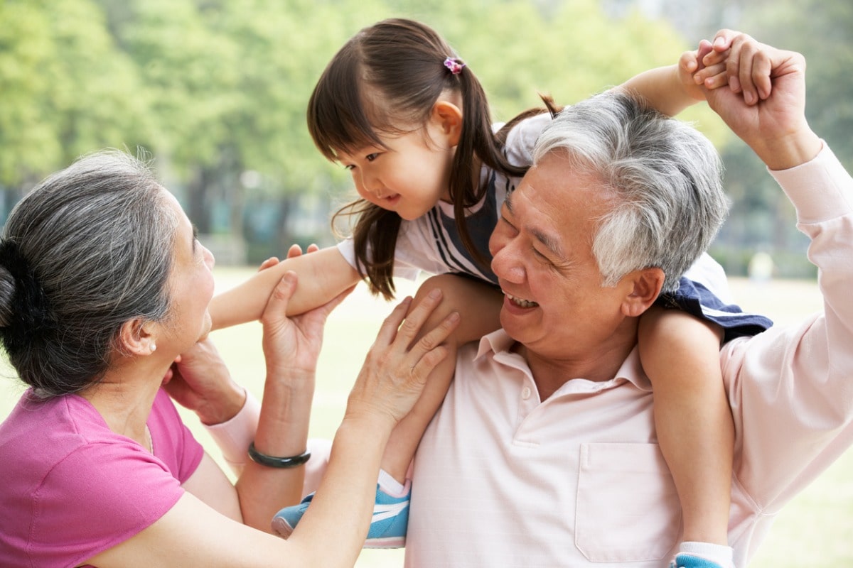 grandparents with grandchild