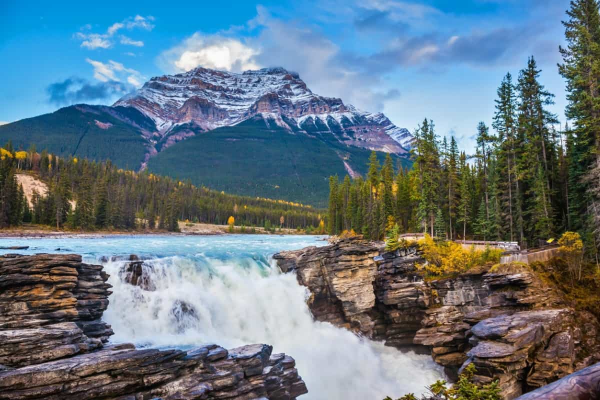 Canada's job vacancies reached 5.7% in the second quarter of 2022