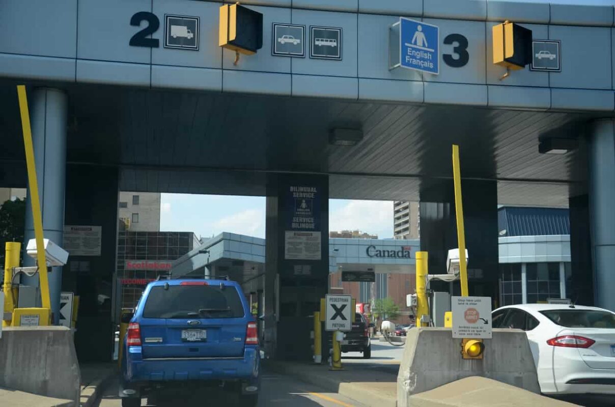Canadian US border